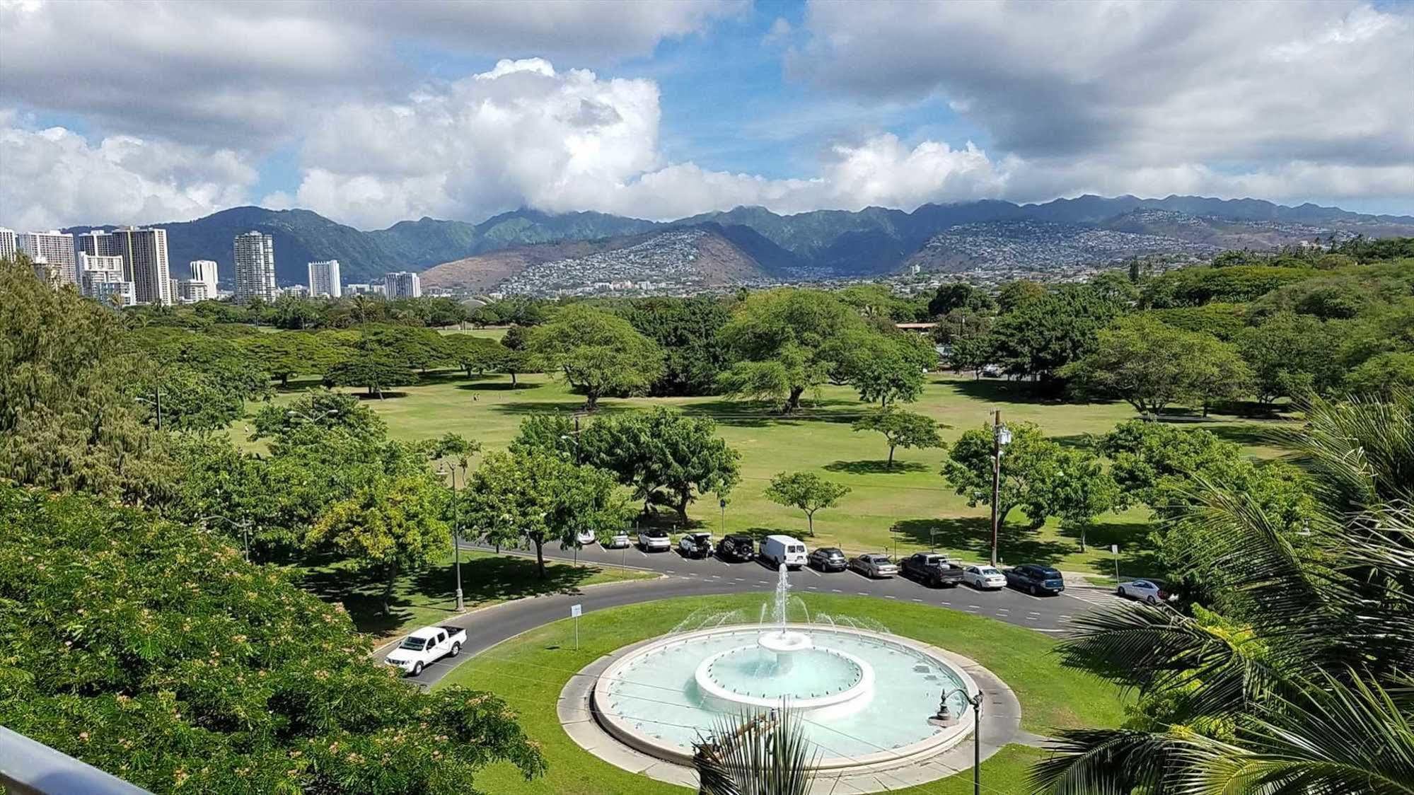 Diamond Head Beach Hotel Honolulu Exterior photo